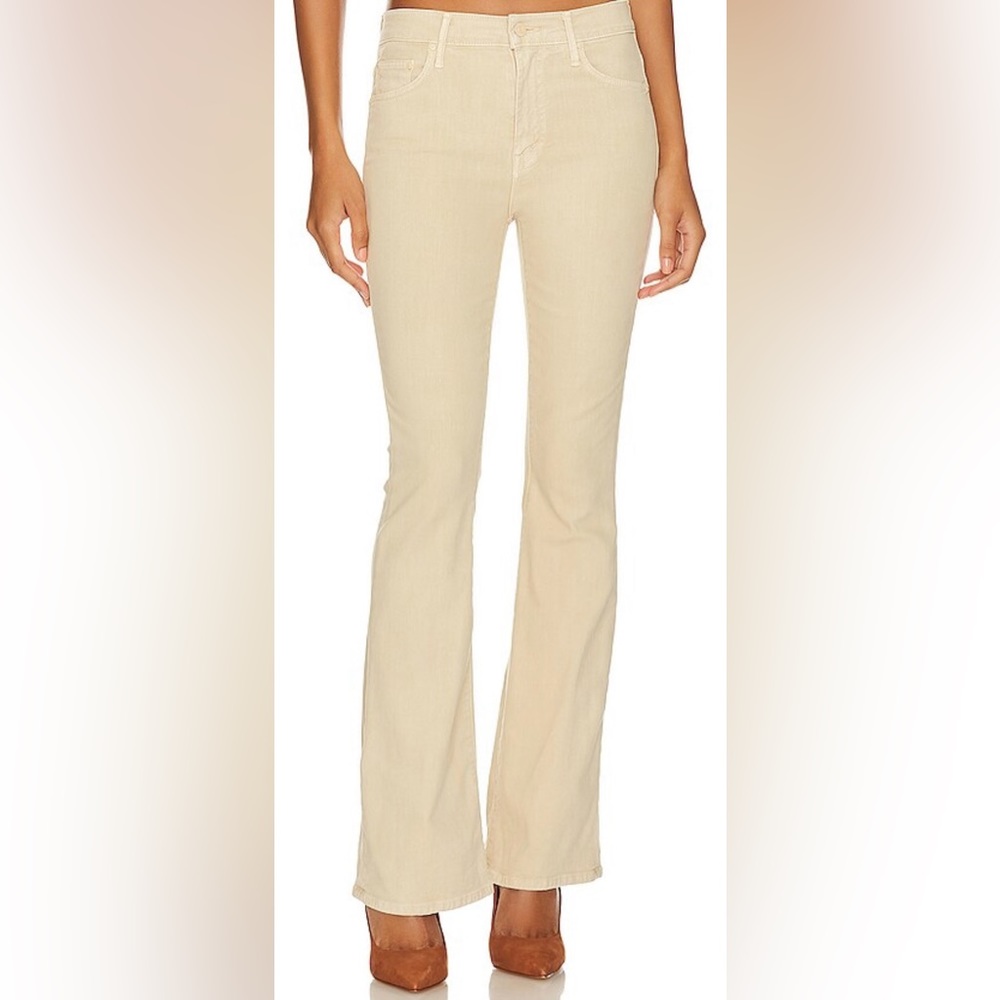 Mother The Weekender Boot Cut/Flare Jeans in Marzipan, Size 25